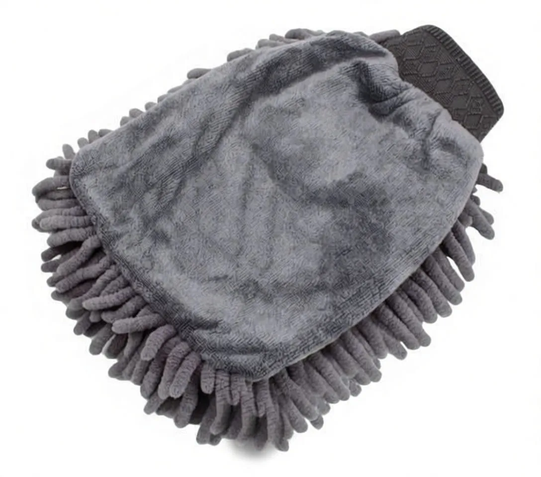 Reversible microfiber wash mitt showing smooth plush side, chenille edges, black diamond-pattern cuff and white fabric tag