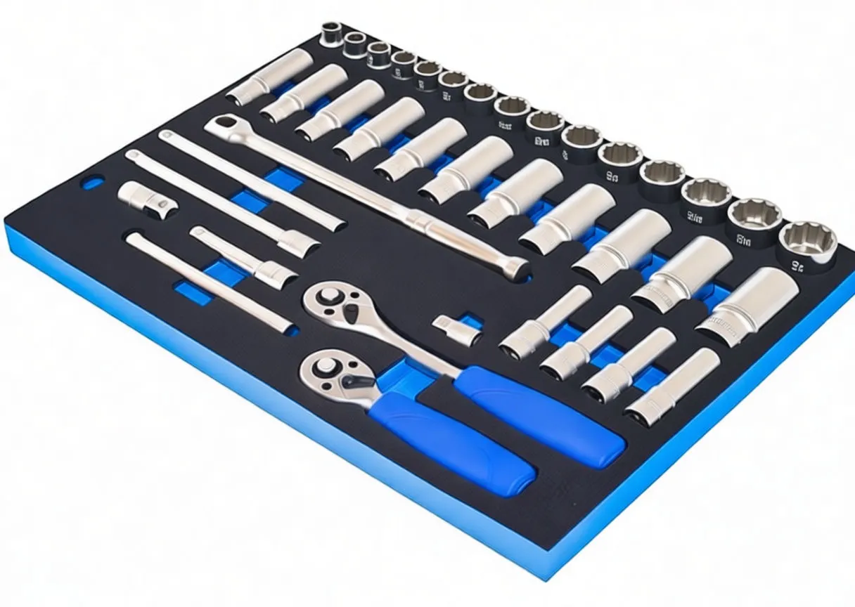 Kątowy widok zestawu nasadek i grzechotek 3/8" ASTA w piankowym module