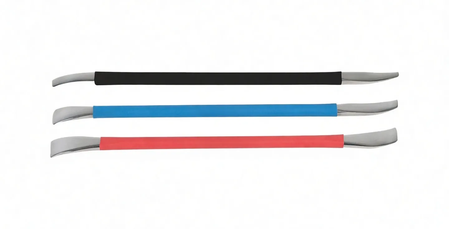 Black, blue and red pry bars laid out horizontally, showing printed 'satra S-PT3S' text and both chisel and curved pry ends