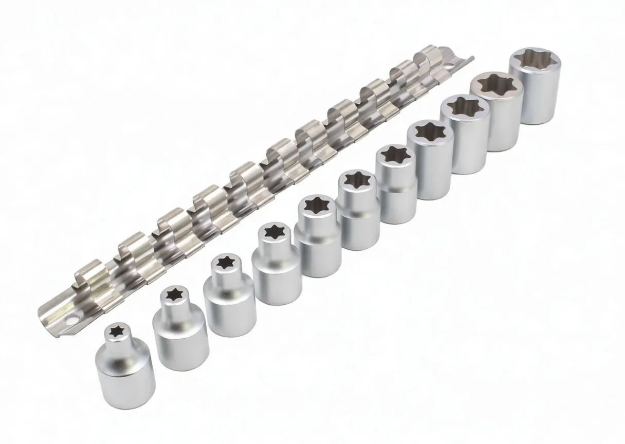 Eleven E-Torx sockets in a diagonal arrangement with an inset close-up showing the internal star profile and stamped size marking.